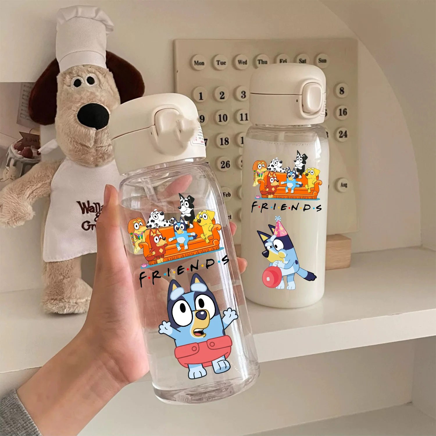 Бутылка для воды Bluey объемом 600 мл для детей, детская чашка-поильник с силиконовой трубочкой, герметичные пластиковые бутылки для воды, летняя детская чашка для воды
Бутылка для воды Bluey объемом 600 мл для детей, детская чашка-поильник с силиконовой трубочкой, герметичные пластиковые бутылки для воды, летняя детская чашка для воды