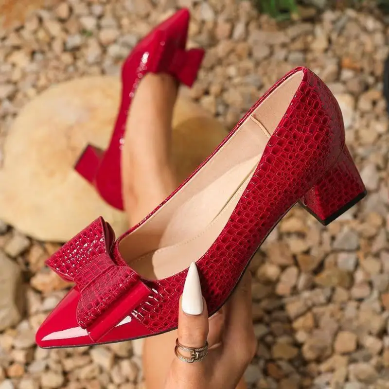 Cross-Border High Heel Sandals Flat Bot Pointed Toe oes Faionable Breathable Ci Walk oes for Middle-Aged And ly
Cross-Border High Heel Sandals Flat Bot Pointed Toe oes Faionable Breathable Ci Walk oes for Middle-Aged And ly