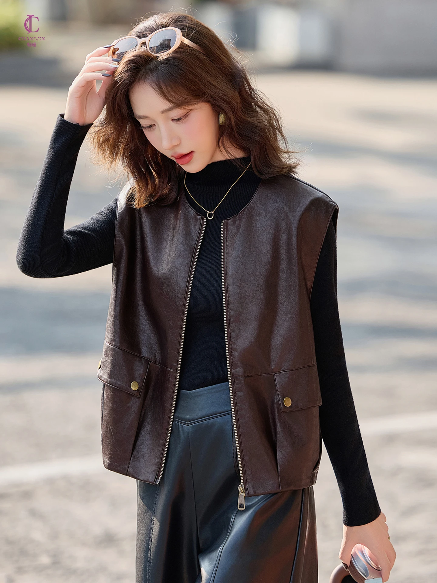 Casual Faionable ort PU Leather Vest Women's Outerwear Spring Autumn New Sle Loose oulder Bared Top Comfortable Fit
Casual Faionable ort PU Leather Vest Women's Outerwear Spring Autumn New Sle Loose oulder Bared Top Comfortable Fit
