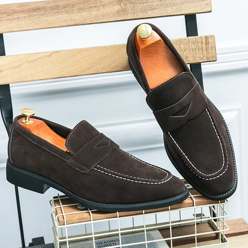 Daily Loafers with Solid Faux Suede Low Heel Stitching for Comfortable Classic Versatile Business Formal Men Shoes
Daily Loafers with Solid Faux Suede Low Heel Stitching for Comfortable Classic Versatile Business Formal Men Shoes