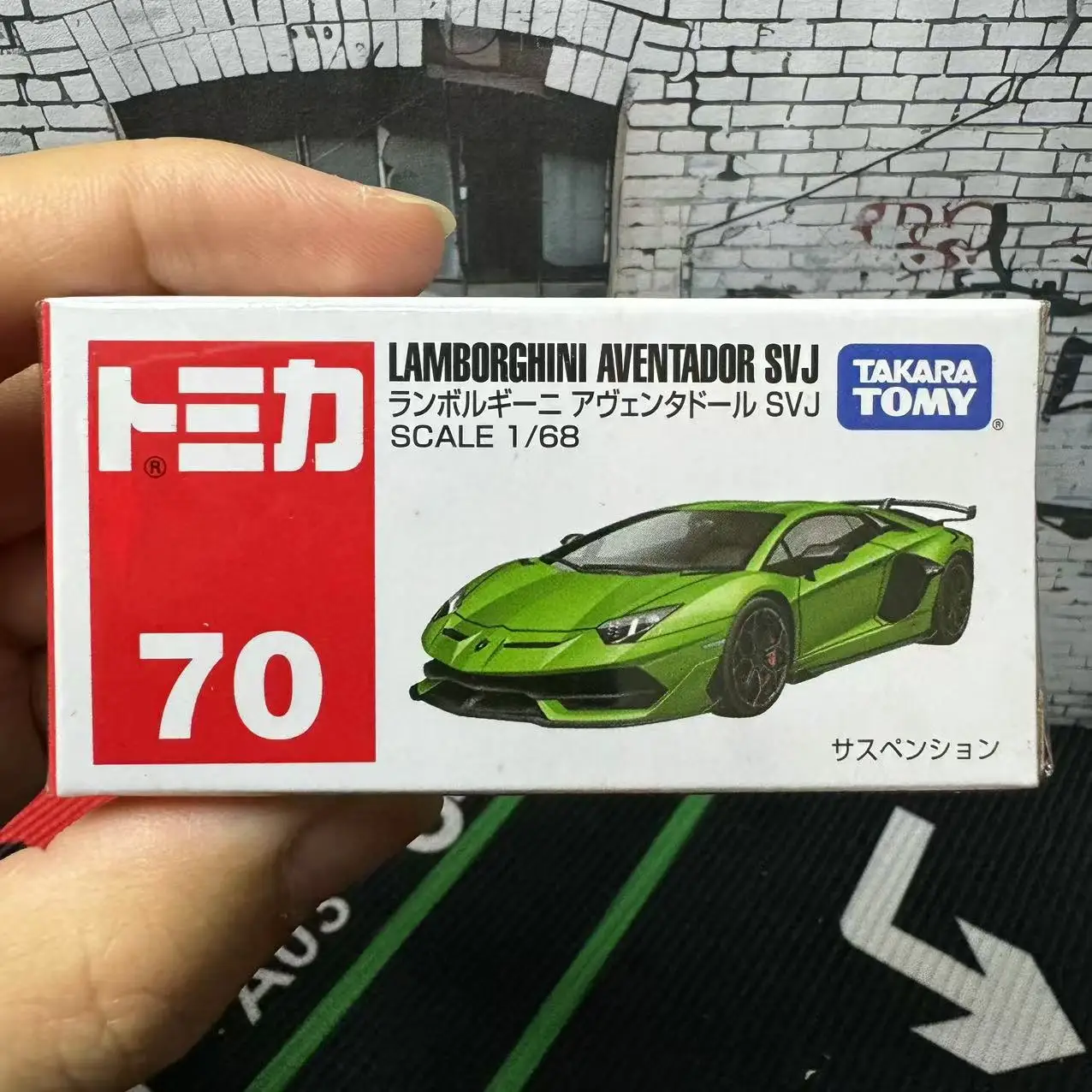 Takara Tomy Tomica No. 70 Lamborghini Aventador SVJ, легкосплавный автомобиль, литой под давлением металлический режим, коллекция дисплеев, игрушка для мальчика, подарок 
Takara Tomy Tomica No. 70 Lamborghini Aventador SVJ, легкосплавный автомобиль, литой под давлением металлический режим, коллекция дисплеев, игрушка для мальчика, подарок
