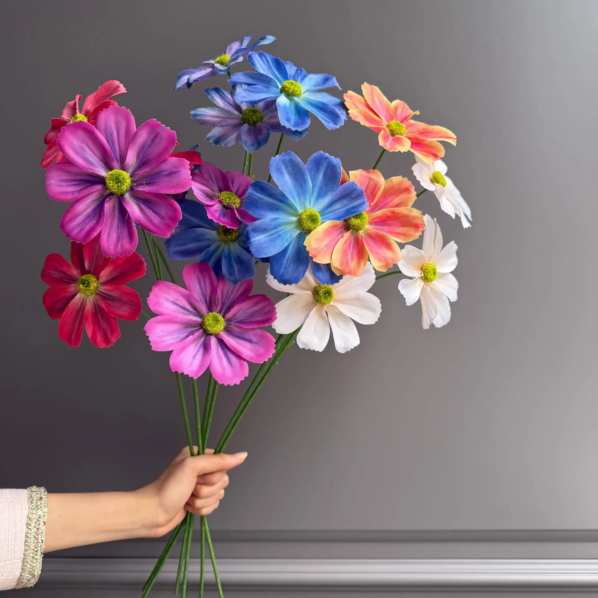 Persian Chrysanthemum Daisy Simulation Flower Wedding Flower Arrangement Silk Flower Wholesale Home Party Vase Decoration
Persian Chrysanthemum Daisy Simulation Flower Wedding Flower Arrangement Silk Flower Wholesale Home Party Vase Decoration
