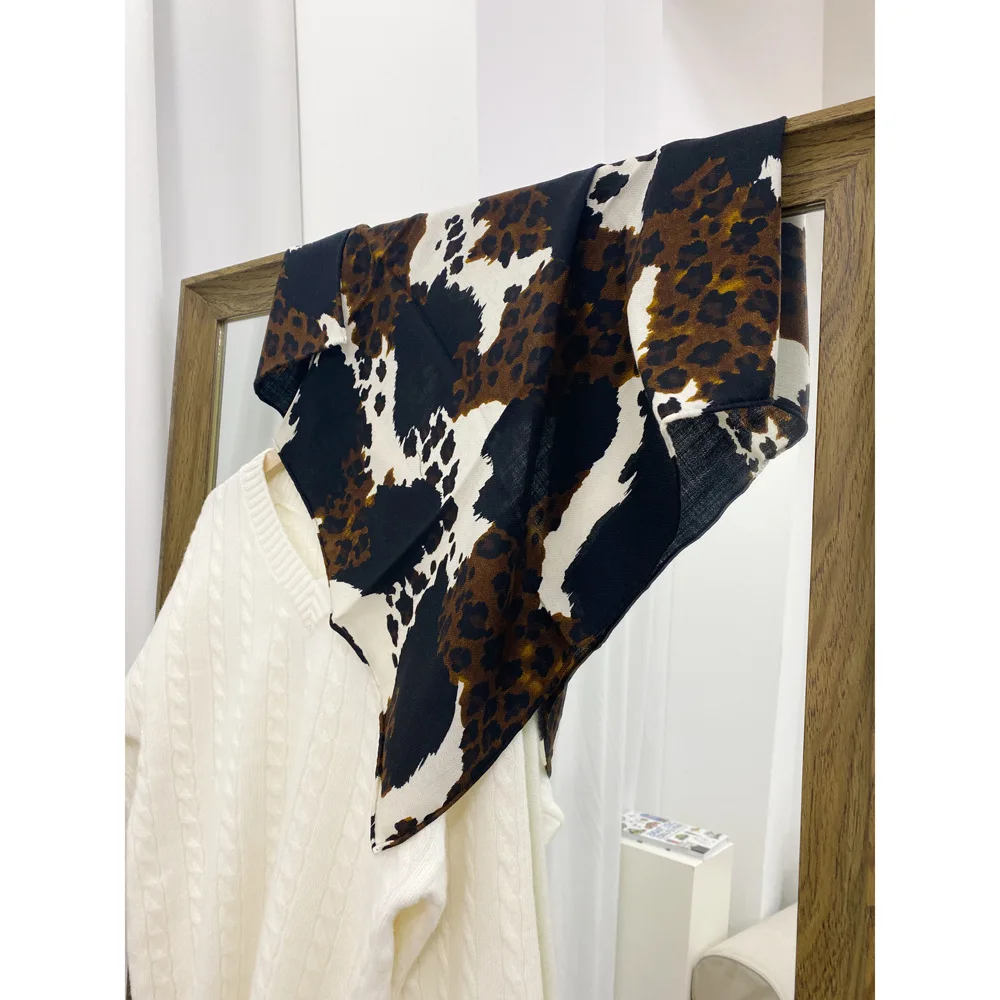 2026 Wool silk leopard animal print scarf for women autumn winter vintage leopard square scarf neck warmer muffler ladies
2026 Wool silk leopard animal print scarf for women autumn winter vintage leopard square scarf neck warmer muffler ladies