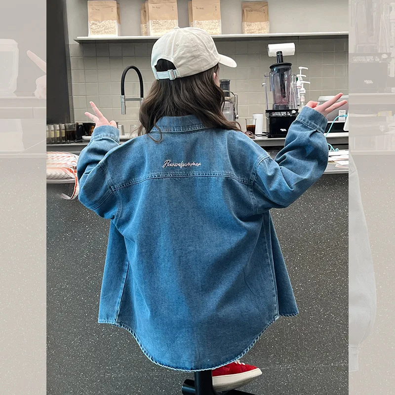 Girls' Denim Shirt Stylish Korean Version Little Girl Blouse Children's Jacket Cardigan Big Kids Clothing2025Spring and Autumn N
Girls' Denim Shirt Stylish Korean Version Little Girl Blouse Children's Jacket Cardigan Big Kids Clothing2025Spring and Autumn N