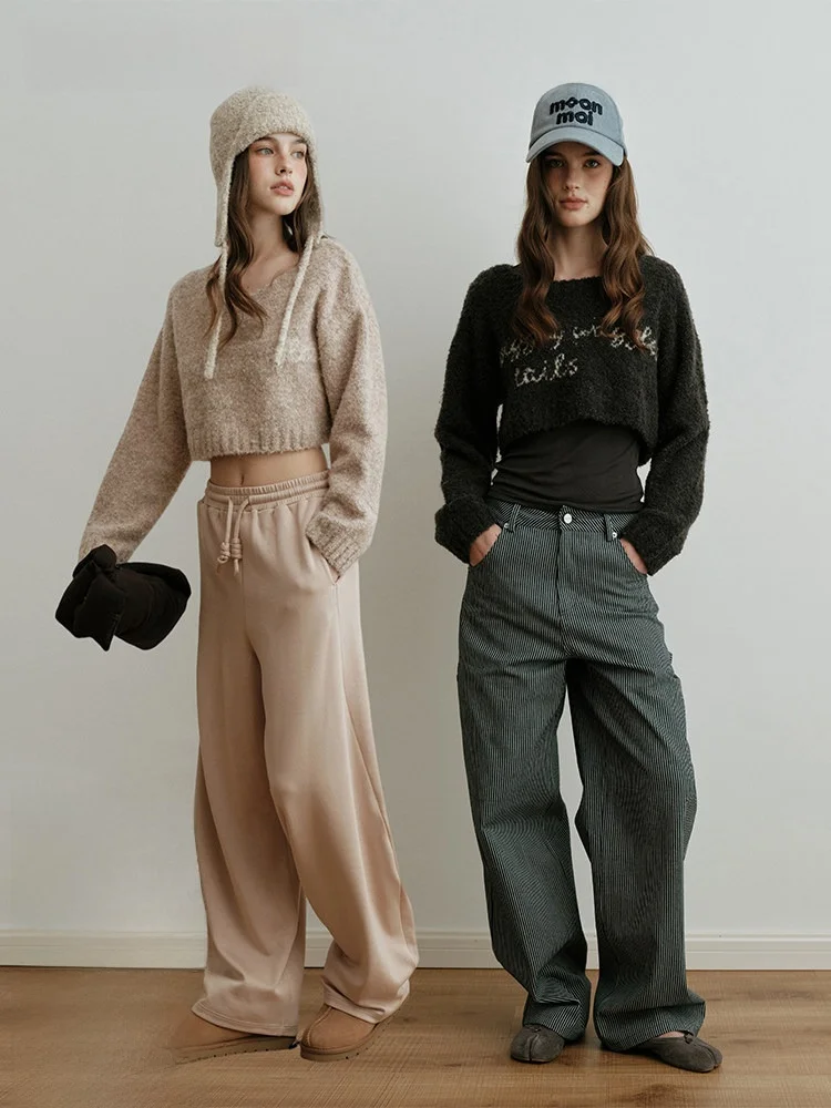 Moonmoi Nice Autumn Light Luxury Spun Wool Blend Lazy Design Letter Embroidery Overhead Sweater Thiened Warm Knitted Long S...
Moonmoi Nice Autumn Light Luxury Spun Wool Blend Lazy Design Letter Embroidery Overhead Sweater Thiened Warm Knitted Long S...