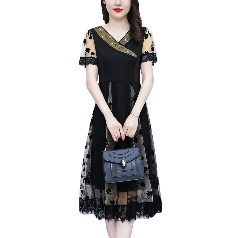 Foreign V-neck Lace Dress 2023 New Summer Fashion Women's Temperament Waist Waist Long Skirt Tide
Foreign V-neck Lace Dress 2023 New Summer Fashion Women's Temperament Waist Waist Long Skirt Tide