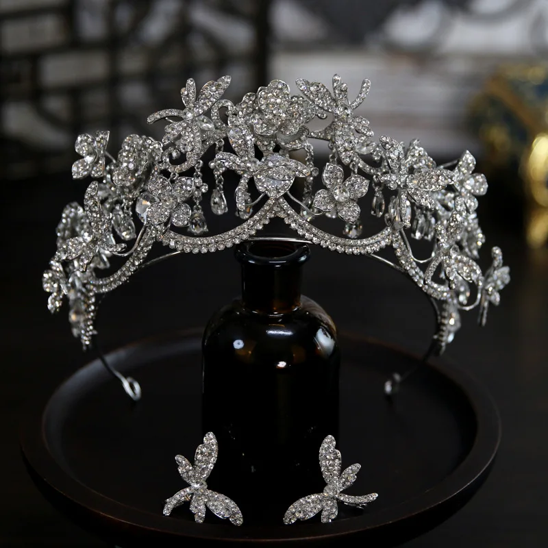 CC Hollow Bridal Crown With Earrings Tassel Dragonfly Elegant Gorgeous Wedding Headpiece Premium Party Stylish Accessories
CC Hollow Bridal Crown With Earrings Tassel Dragonfly Elegant Gorgeous Wedding Headpiece Premium Party Stylish Accessories