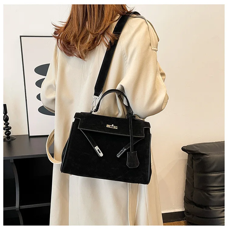 2025 Vintage Leather Tote Bag, Unique Designer Shoulder Purse for Women, Minimalist Crossbody Bag with Top Handle
2025 Vintage Leather Tote Bag, Unique Designer Shoulder Purse for Women, Minimalist Crossbody Bag with Top Handle