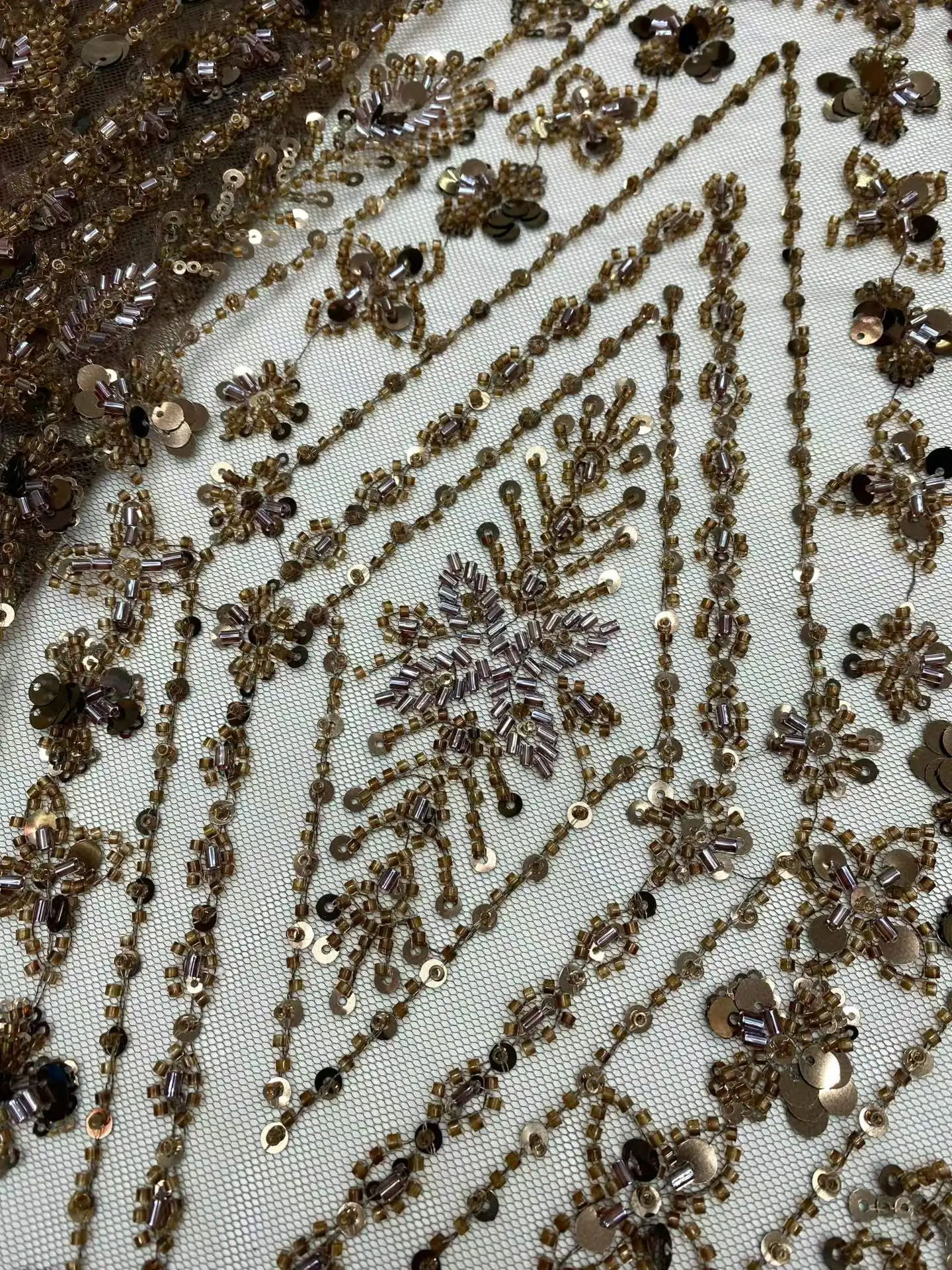 Luxury African Sequins Lace Fabric 5 Yards Lace Beaded Tulle Lace Fabric Embroidered Nigeria Fabric for Wedding Dress
Luxury African Sequins Lace Fabric 5 Yards Lace Beaded Tulle Lace Fabric Embroidered Nigeria Fabric for Wedding Dress