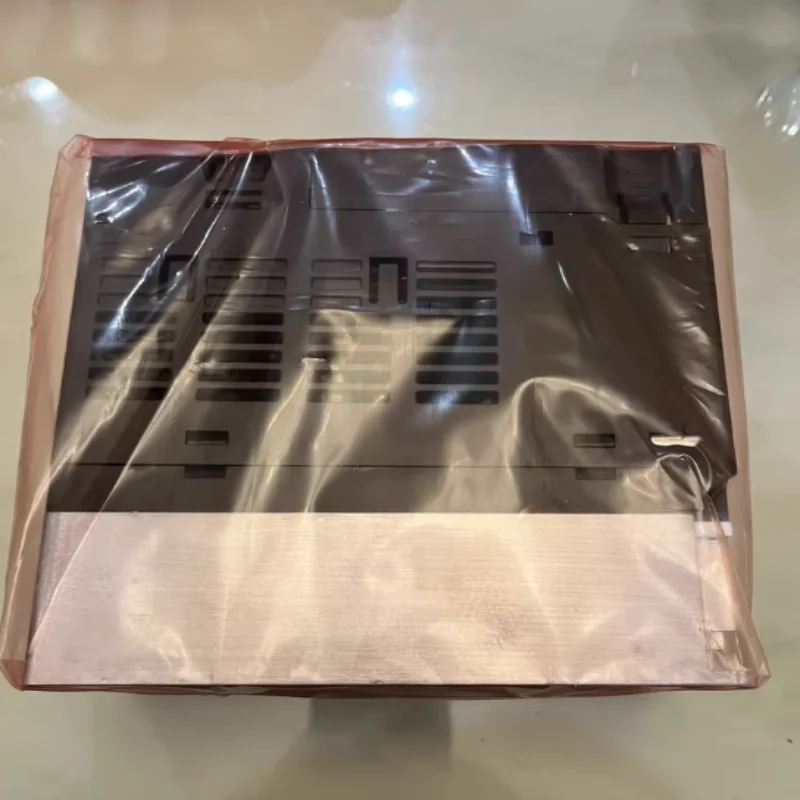 Brand new original frequency converter VFD1A6MS21ANSAA VFD2A8MS21ANSA VFD4A8MS21ANSAA VFD7A5MS21ANSAA VFD11AMS21ANSAA
Brand new original frequency converter VFD1A6MS21ANSAA VFD2A8MS21ANSA VFD4A8MS21ANSAA VFD7A5MS21ANSAA VFD11AMS21ANSAA