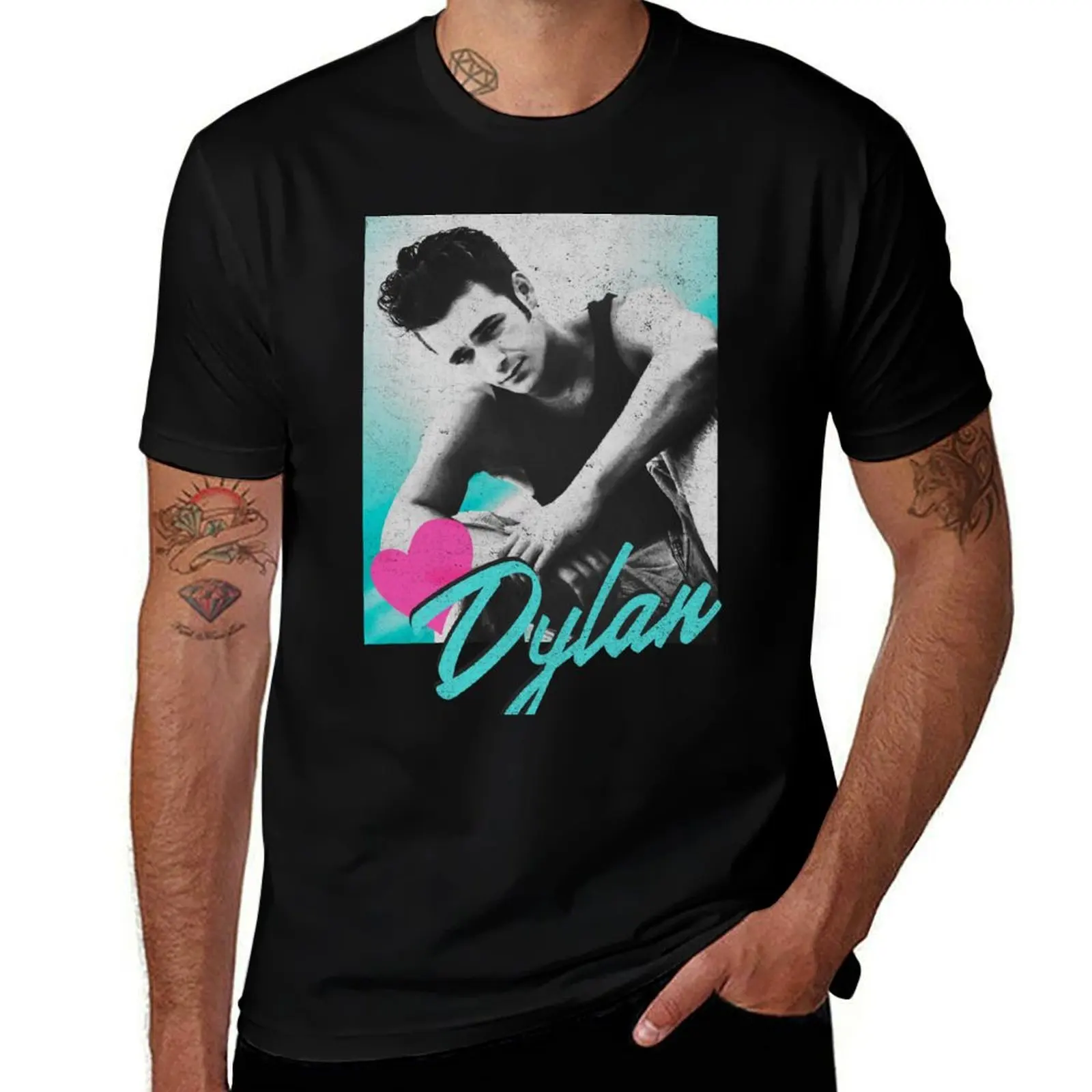 Beverly Hills 90210 Dylan McKay Distressed Heart Portrait T-Shirt Quick Dry Outdoor Sports T-Shirt
Beverly Hills 90210 Dylan McKay Distressed Heart Portrait T-Shirt Quick Dry Outdoor Sports T-Shirt