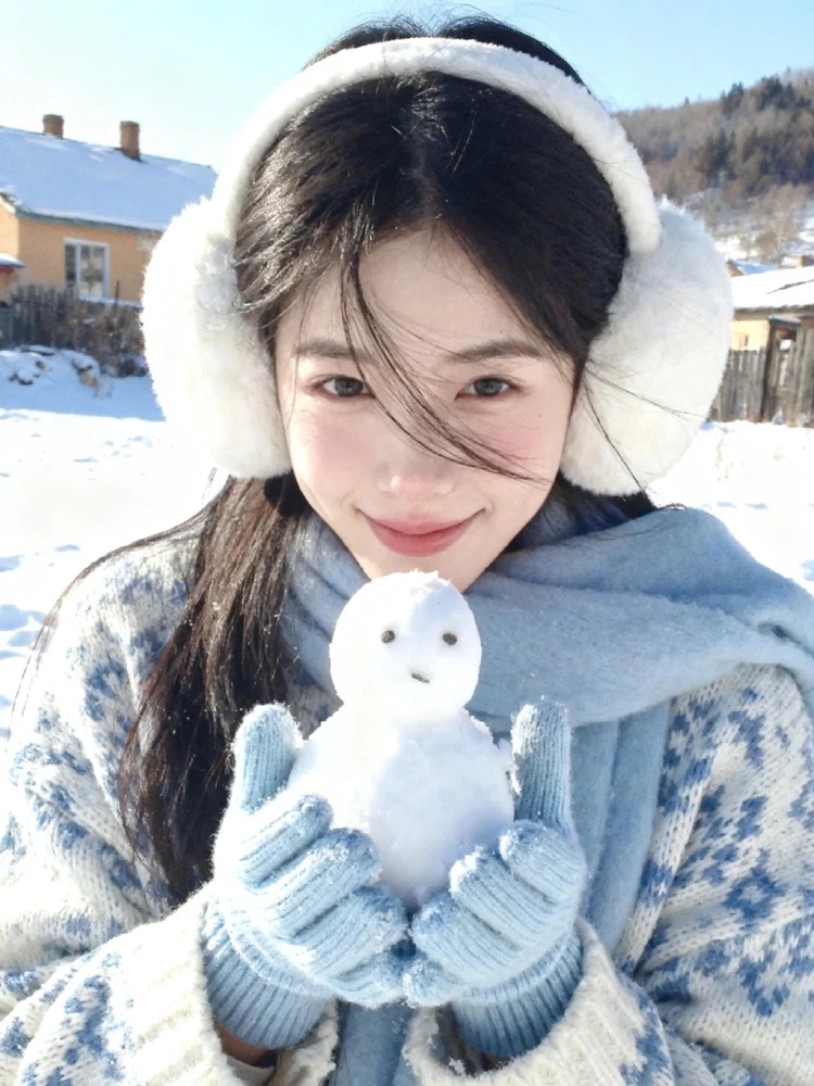 Женский утепленный вязаный свитер-кардиган в скандинавском ретро-стиле с узором «снежинка», осенне-зимний, свободный, универсальный, в стиле «ленивый шик»
Женский утепленный вязаный свитер-кардиган в скандинавском ретро-стиле с узором «снежинка», осенне-зимний, свободный, универсальный, в стиле «ленивый шик»