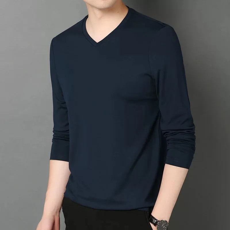 2024 thin long sleeved T-shirt for men in spring and autumn, slim fit and casual autumn outfit, bottom V-neck inner layer
2024 thin long sleeved T-shirt for men in spring and autumn, slim fit and casual autumn outfit, bottom V-neck inner layer