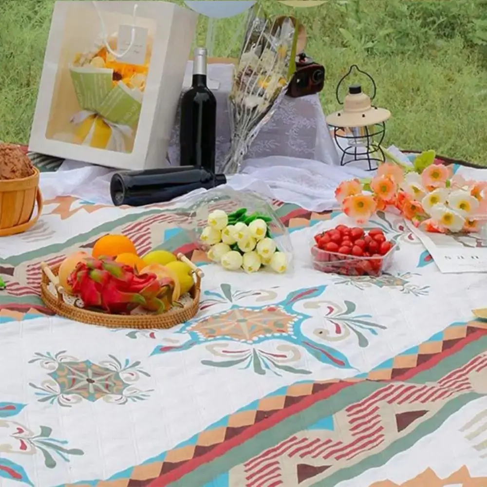 Moisture-proof Waterproof Picnic Blanket Large Size Sandproof Beach Blanket Washable Carrying Handle Portable Blanket Beach
Moisture-proof Waterproof Picnic Blanket Large Size Sandproof Beach Blanket Washable Carrying Handle Portable Blanket Beach