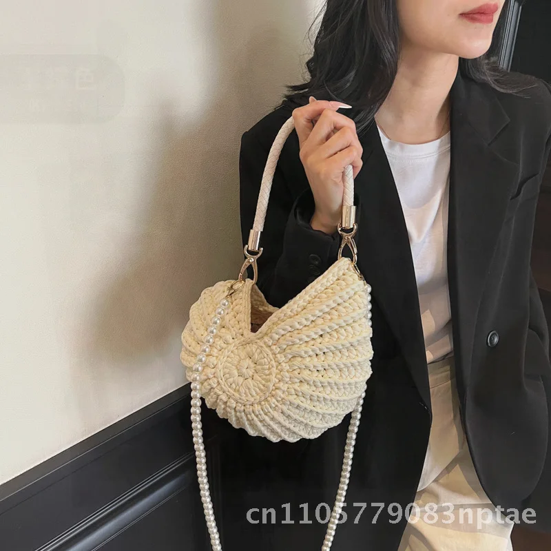 Women's Hand Woven Crossbody Bag Pure Milk White Shell Shape European American Retro Style Fabric Strip Medium Size Shoulder
Women's Hand Woven Crossbody Bag Pure Milk White Shell Shape European American Retro Style Fabric Strip Medium Size Shoulder