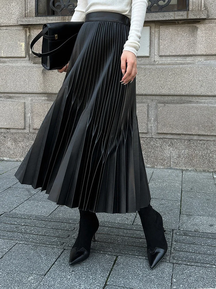 2024 Autumn New Women's Half length Skirt Fashionable and Exquisite A-line Slimming High Waist pleated Leather Skirt
2024 Autumn New Women's Half length Skirt Fashionable and Exquisite A-line Slimming High Waist pleated Leather Skirt