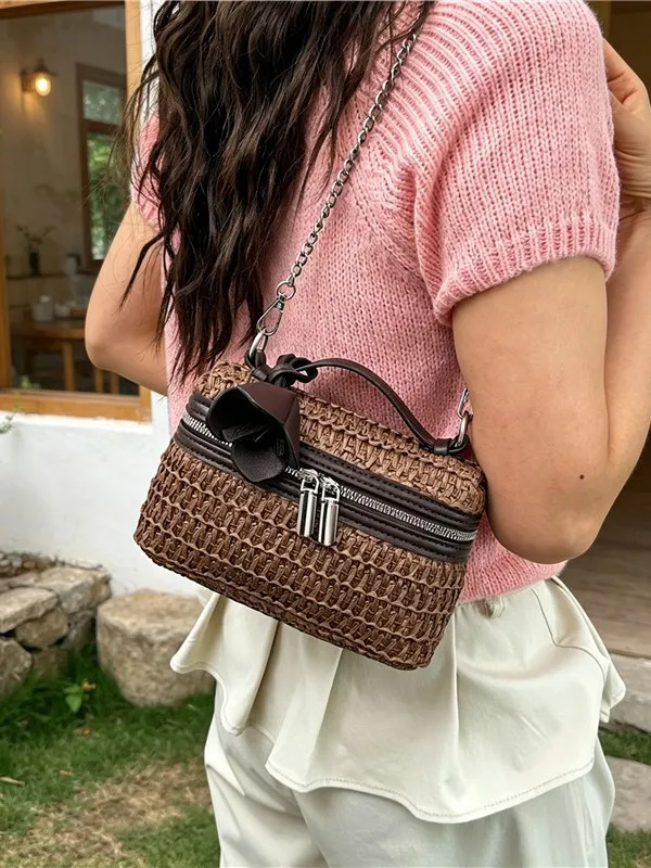 Best-selling chain grass woven lunch box bag - 2026 summer new style rattan small square bag, crossbody shoulder bag
Best-selling chain grass woven lunch box bag - 2026 summer new style rattan small square bag, crossbody shoulder bag
