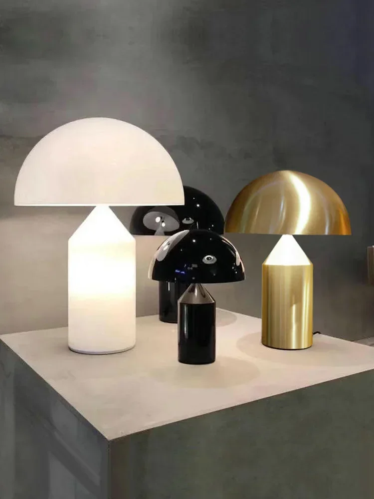 Creative Mushroom LED Table Lamp Modern Luxury Gold Nordic Art Eye Protection Living Room Bedhead High-end Decoration Steerable
Creative Mushroom LED Table Lamp Modern Luxury Gold Nordic Art Eye Protection Living Room Bedhead High-end Decoration Steerable