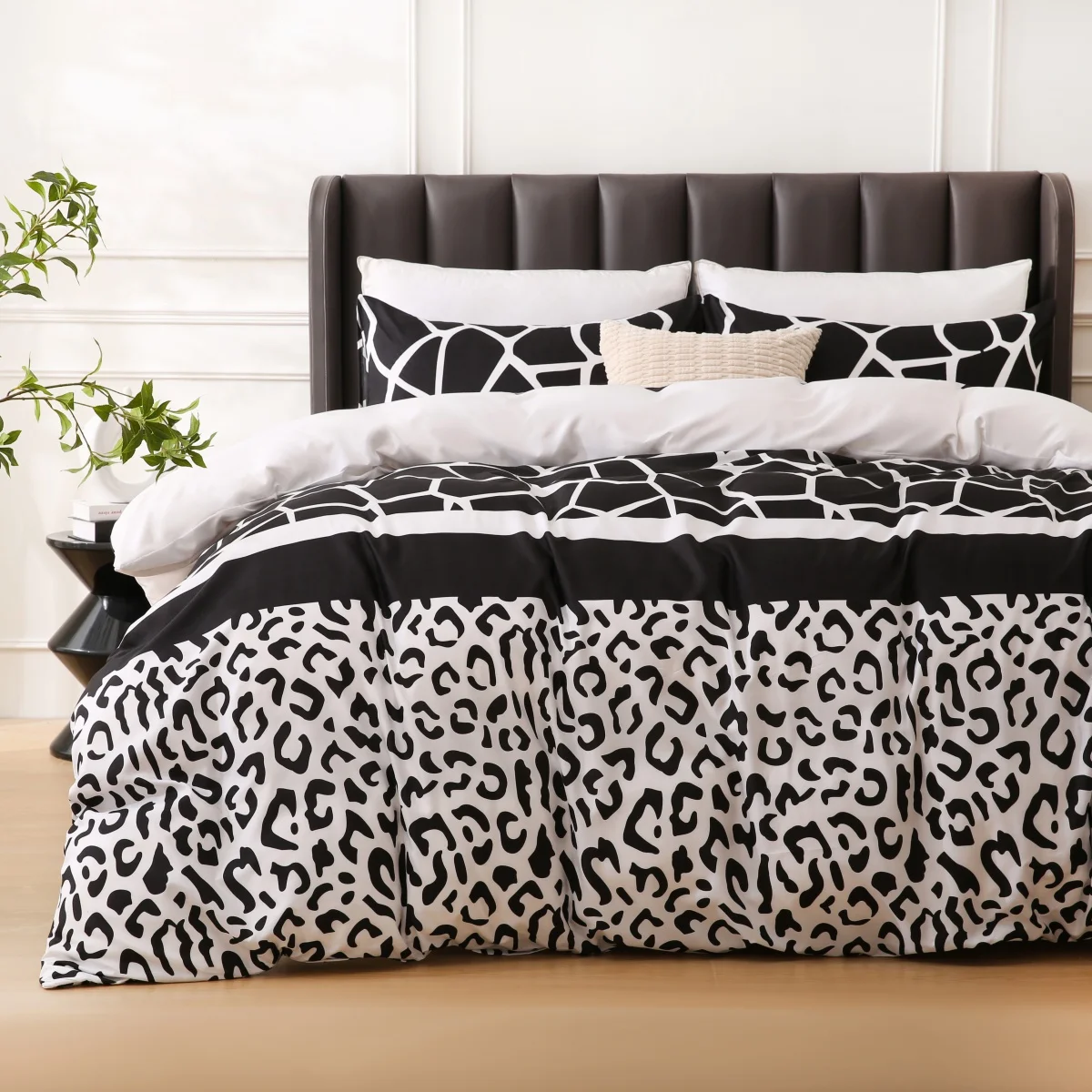 Black White Geometric Duvet Cover King, Leopard Pattern Bedding Set, Microfiber Reversible Wildlife Quilt Cover with Pillowcase
Black White Geometric Duvet Cover King, Leopard Pattern Bedding Set, Microfiber Reversible Wildlife Quilt Cover with Pillowcase