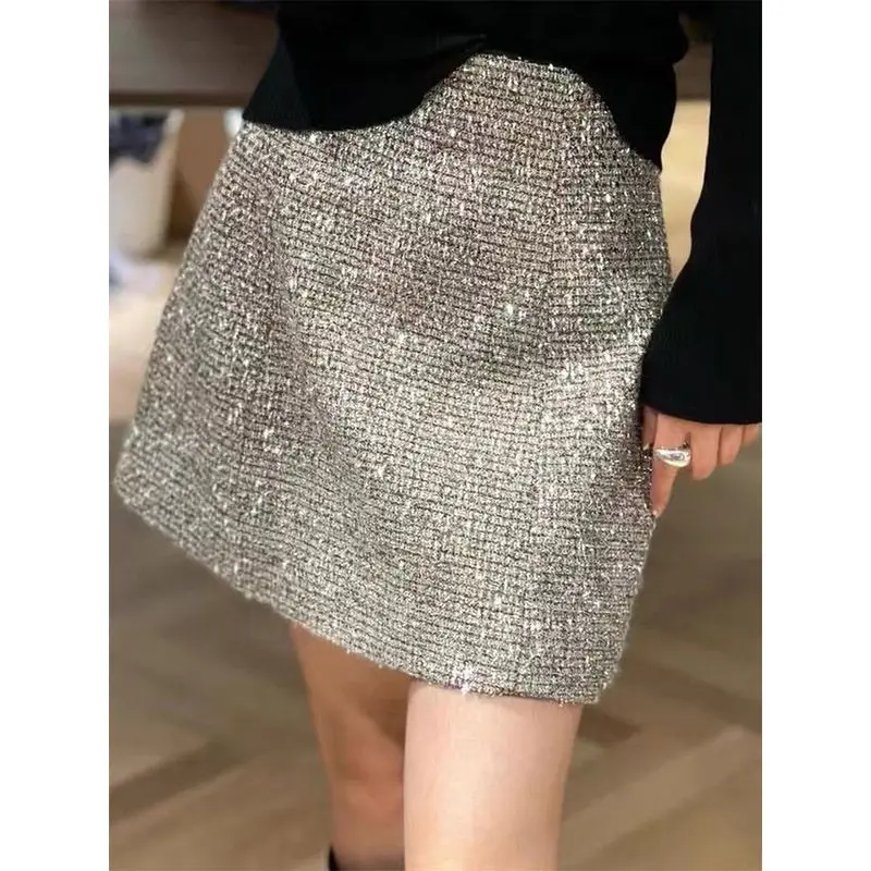 Korean Style Vintage Faldas Mujer Moda 2025 Sexy Short Silver Sequins Skirts Women Slim Y2k Harajuku Fairy Grunge Lady Skirt
Korean Style Vintage Faldas Mujer Moda 2025 Sexy Short Silver Sequins Skirts Women Slim Y2k Harajuku Fairy Grunge Lady Skirt