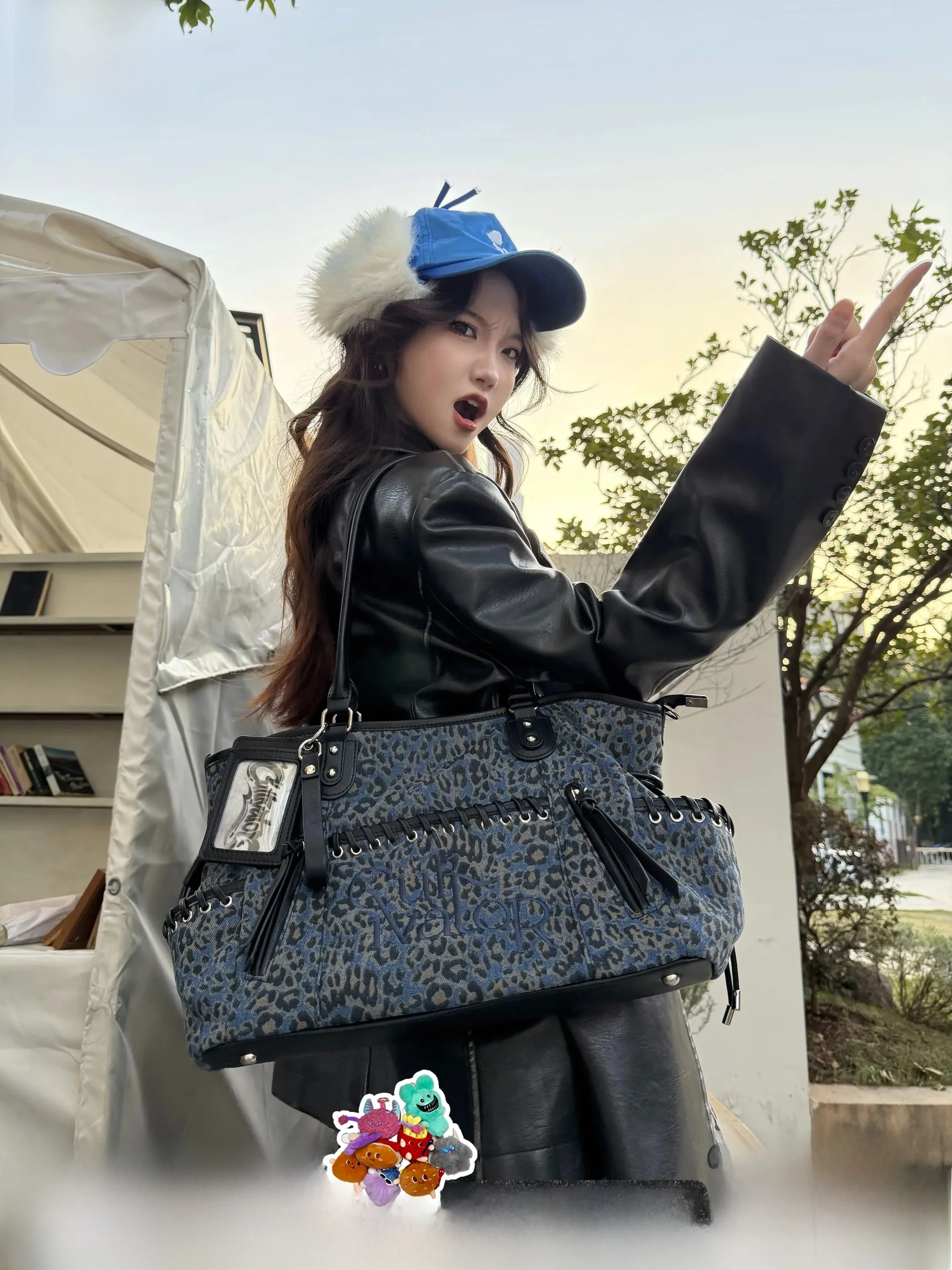 Cultivator Original Street Cool Style Leopard Print Color Block Denim Shoulder Crossbody Tote Bag for Casual Use 2026
Cultivator Original Street Cool Style Leopard Print Color Block Denim Shoulder Crossbody Tote Bag for Casual Use 2026