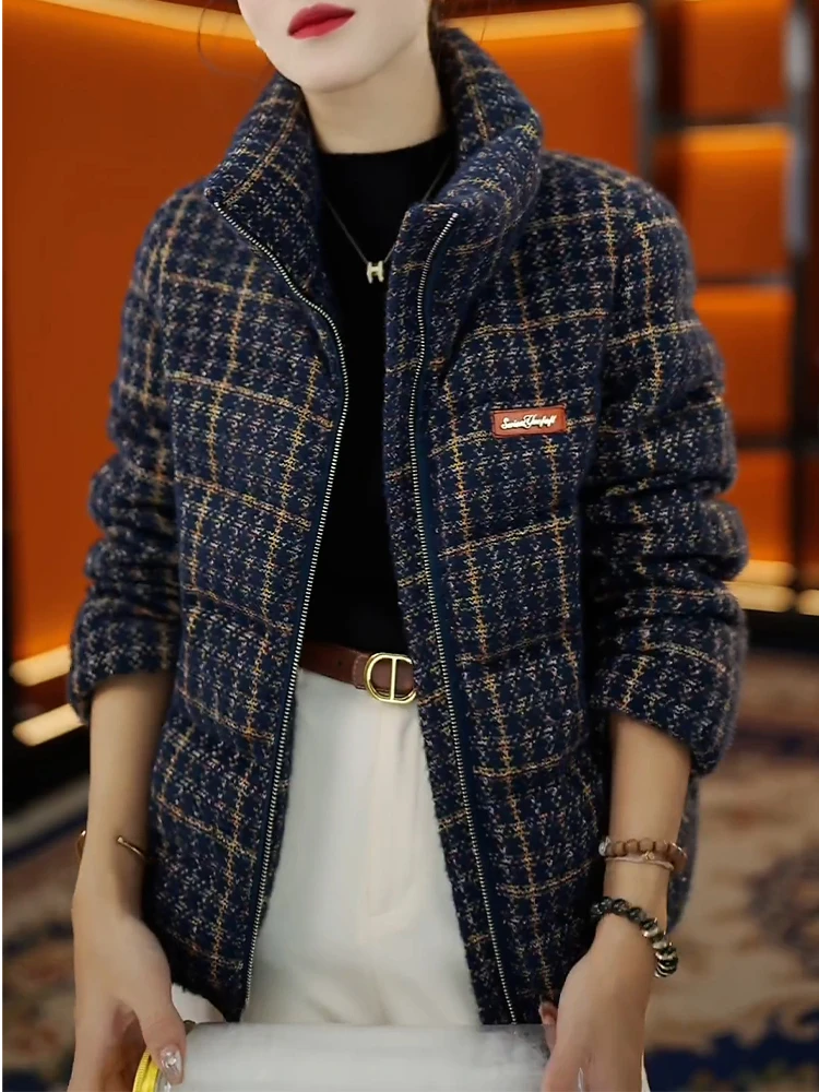 Модная женская зимняя куртка из хлопка с воротником-стойкой и молнией, универсальная, приталенная, с узором в стиле маленькой Франции
Модная женская зимняя куртка из хлопка с воротником-стойкой и молнией, универсальная, приталенная, с узором в стиле маленькой Франции