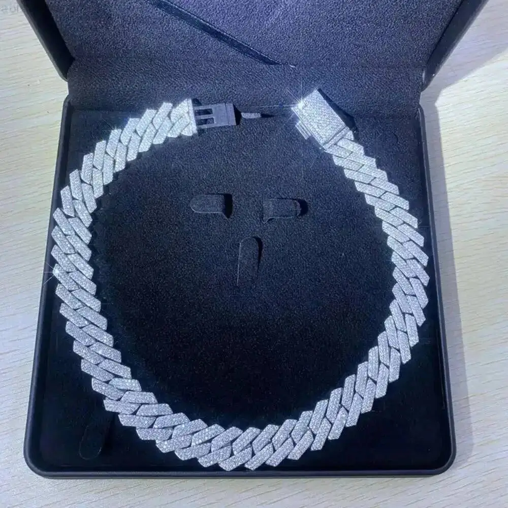 Selling 18mm 18inch Round Moissanite Diamond Chain Luxury 3 Row Vvs Moissanite 18k Gold Plated Cuban Link Chain Necklace
Selling 18mm 18inch Round Moissanite Diamond Chain Luxury 3 Row Vvs Moissanite 18k Gold Plated Cuban Link Chain Necklace