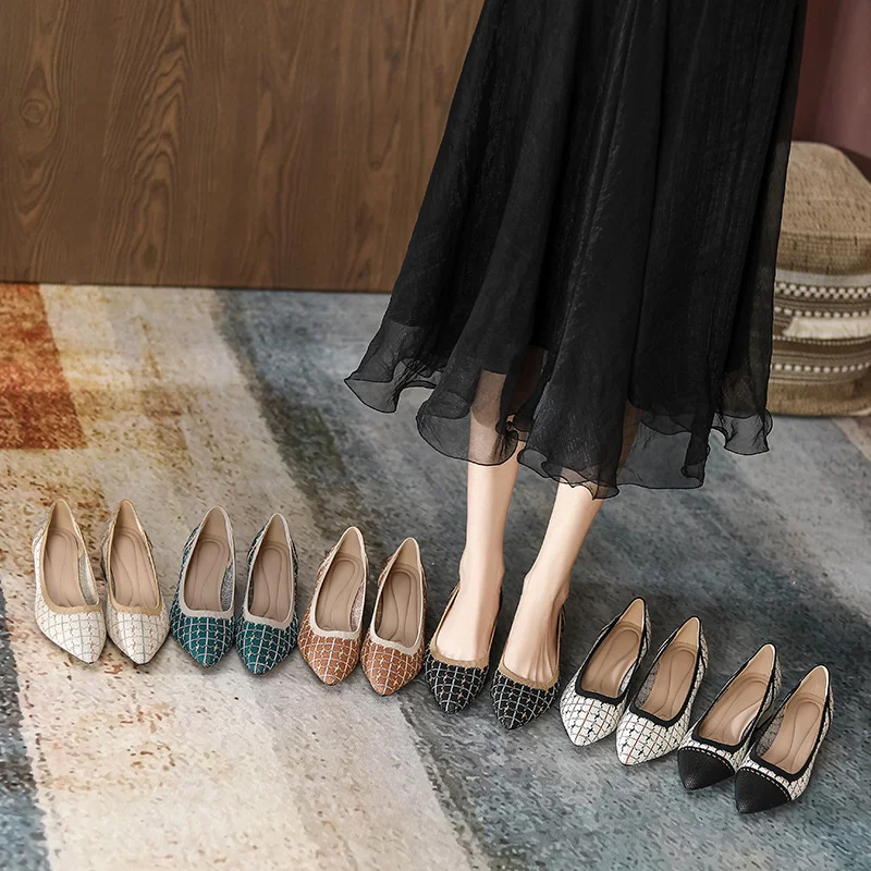 2024 New Women's Shoes Knitted Breathable Fashion Pointed Toe Beautiful Pattern Thick Heel Comfortable Spring Single Shoes
2024 New Women's Shoes Knitted Breathable Fashion Pointed Toe Beautiful Pattern Thick Heel Comfortable Spring Single Shoes