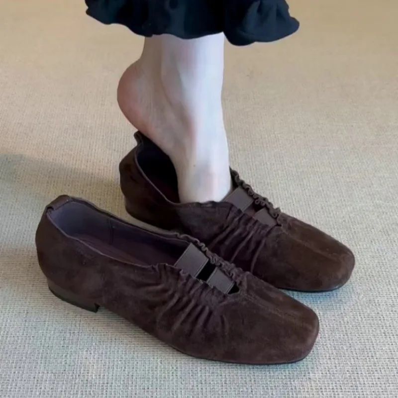 Плиссированные туфли на плоской подошве в стиле ретро, женские туфли-лодочки на низком каблуке, универсальные удобные туфли Мэри Джейн с неглубоким носком
Плиссированные туфли на плоской подошве в стиле ретро, женские туфли-лодочки на низком каблуке, универсальные удобные туфли Мэри Джейн с неглубоким носком