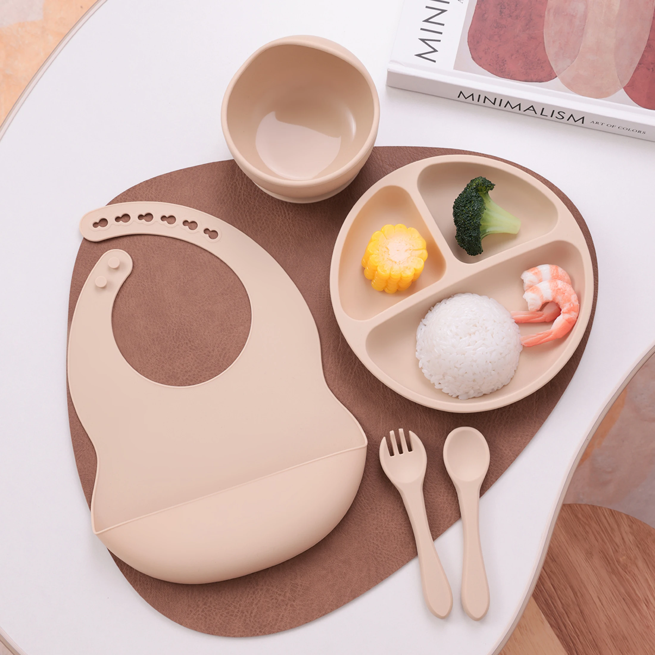 4PCS Silicone Baby Feeding Set Suction Plate BPA Free Waterproof Bib Spoon Fork Kids Training Utensils Children's Tableware Set
4PCS Silicone Baby Feeding Set Suction Plate BPA Free Waterproof Bib Spoon Fork Kids Training Utensils Children's Tableware Set