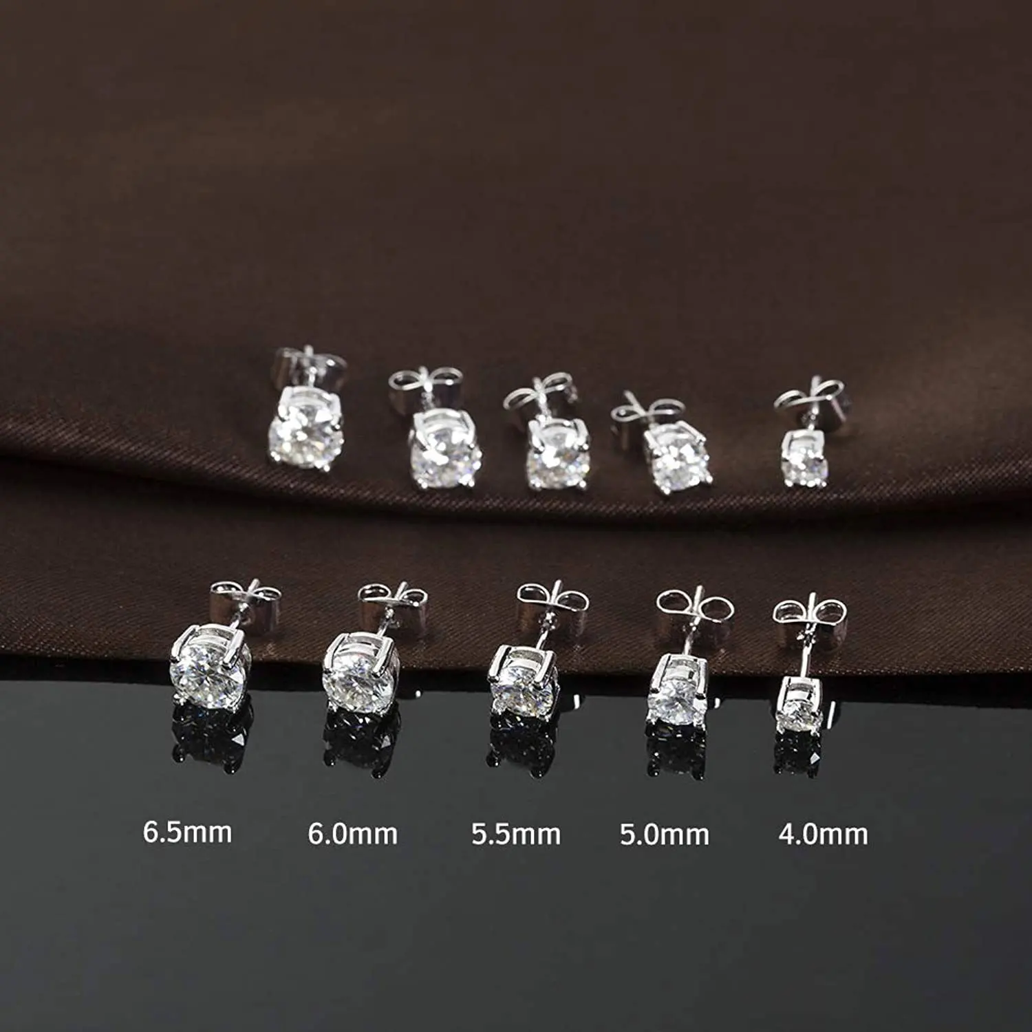 0.6ct-2ct Moissanite Earrings Brilliant Cut Rhodium Plated 925 Sterling Silver Stud Earrings Long Lasting Plating
0.6ct-2ct Moissanite Earrings Brilliant Cut Rhodium Plated 925 Sterling Silver Stud Earrings Long Lasting Plating