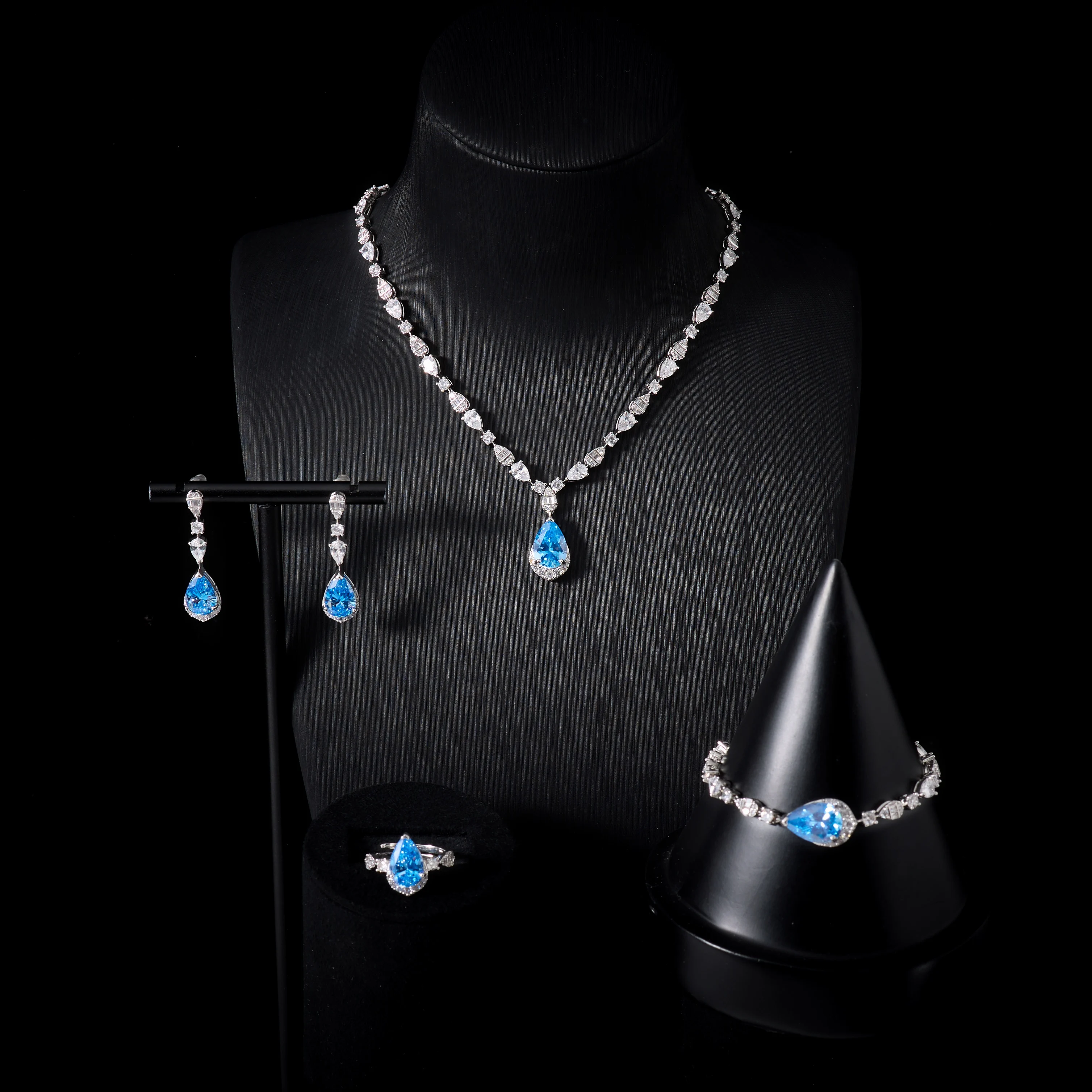 IN JEWELIFE Trendy Women's Cubic Zirconia Necklace Set Fashion Jewelry for Dubai Saudi Parties Engagement
IN JEWELIFE Trendy Women's Cubic Zirconia Necklace Set Fashion Jewelry for Dubai Saudi Parties Engagement