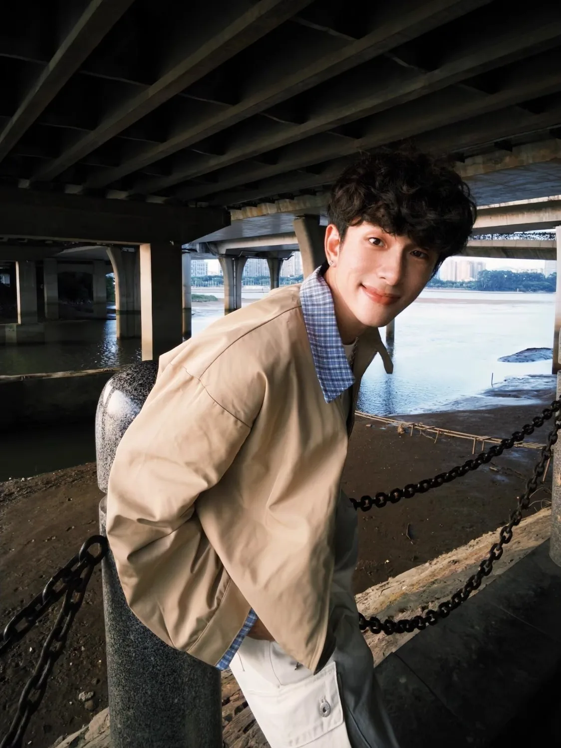 Мужская свободная повседневная куртка Cleanfit в клетку из ткани Окс для весны и осени, унисекс, модная
Мужская свободная повседневная куртка Cleanfit в клетку из ткани Окс для весны и осени, унисекс, модная