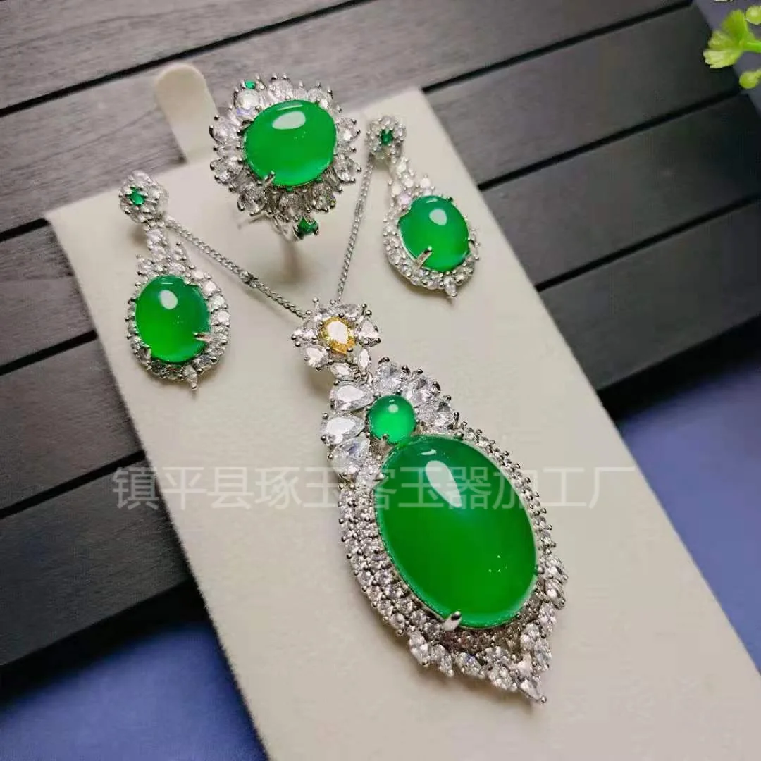 Agate High Ice Green Chalcedony 925 Silver Plated Gold Inlaid Ring Earrings Necklace Three-piece Set Women's Gem Jewelry
Agate High Ice Green Chalcedony 925 Silver Plated Gold Inlaid Ring Earrings Necklace Three-piece Set Women's Gem Jewelry