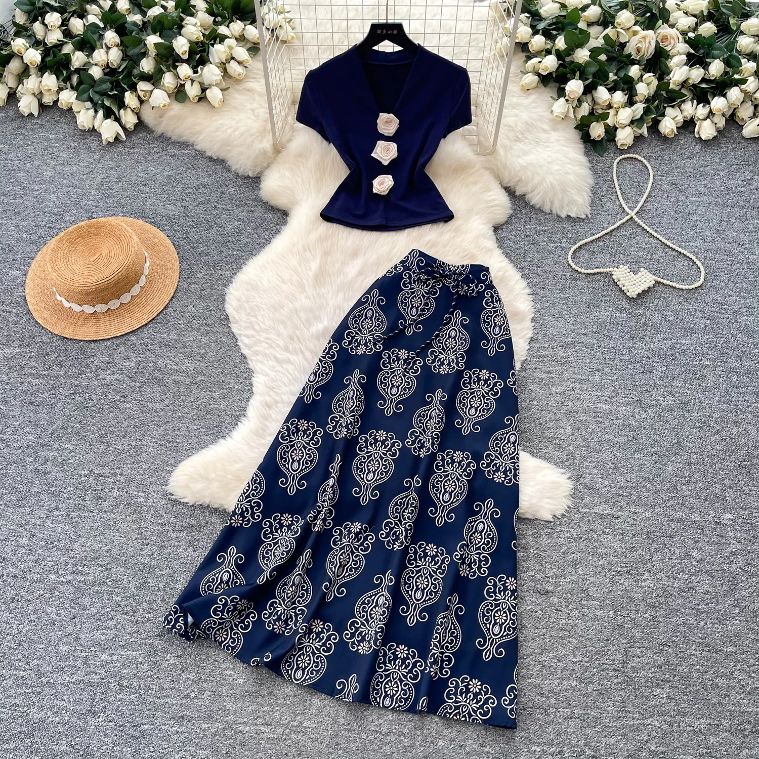 2026 Summer Elegant Commuter Style 3D Flower Fitted 2 Piece Women Dress Set Deep V Top and Printed Midi Skirt Slim Fit Dress Set
2026 Summer Elegant Commuter Style 3D Flower Fitted 2 Piece Women Dress Set Deep V Top and Printed Midi Skirt Slim Fit Dress Set