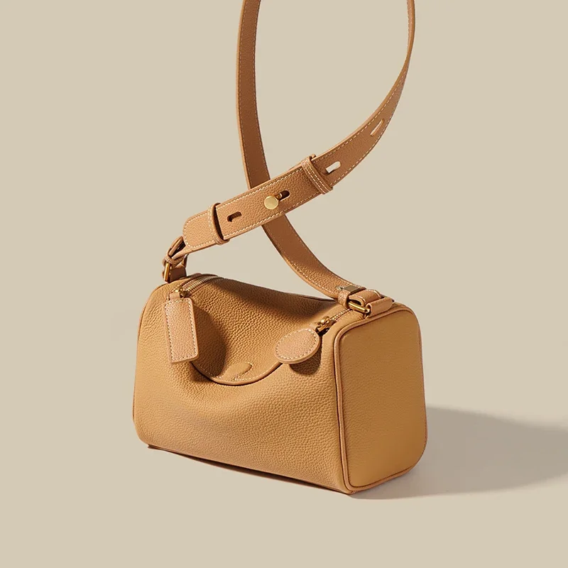Lini-bolsos de cuero de alta calidad para mujer, bolsos de hombro cruzados, bolsos de almohada Boston, simples, a la moda, 2024
Lini-bolsos de cuero de alta calidad para mujer, bolsos de hombro cruzados, bolsos de almohada Boston, simples, a la moda, 2024