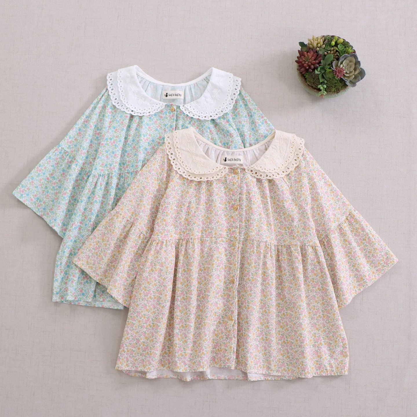Japanese Sweet Mori Girl Vintage Floral Print Cotton Shirts Women Cute Peter Pan Collar Short Sleeve Casual Loose Blouse Tops
Japanese Sweet Mori Girl Vintage Floral Print Cotton Shirts Women Cute Peter Pan Collar Short Sleeve Casual Loose Blouse Tops