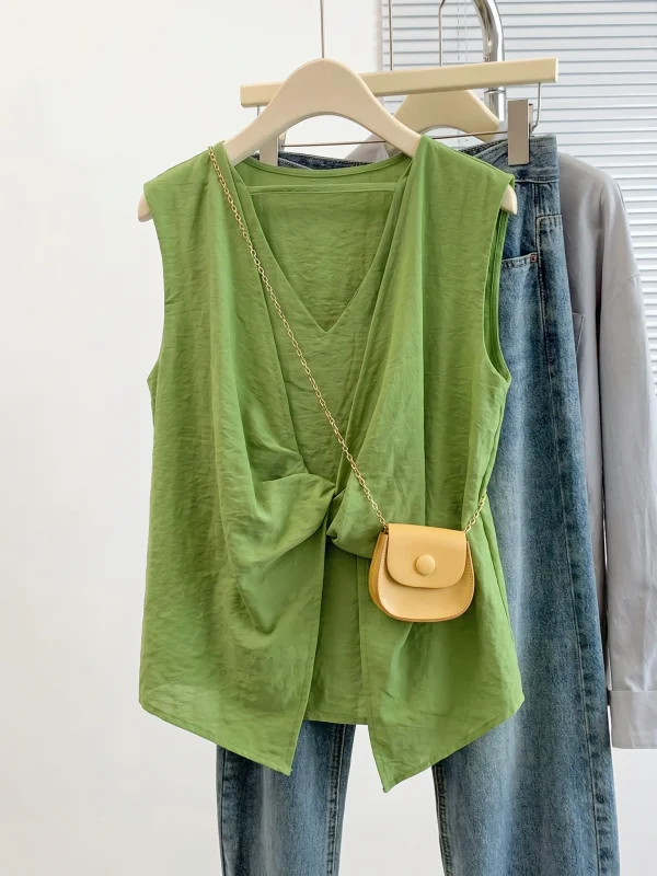 Green Sleeveless V-Neck Women's Shirt Summer 2026 New plus Size Fashionable Top Knot Back Korean Style Loose Fit
Green Sleeveless V-Neck Women's Shirt Summer 2026 New plus Size Fashionable Top Knot Back Korean Style Loose Fit