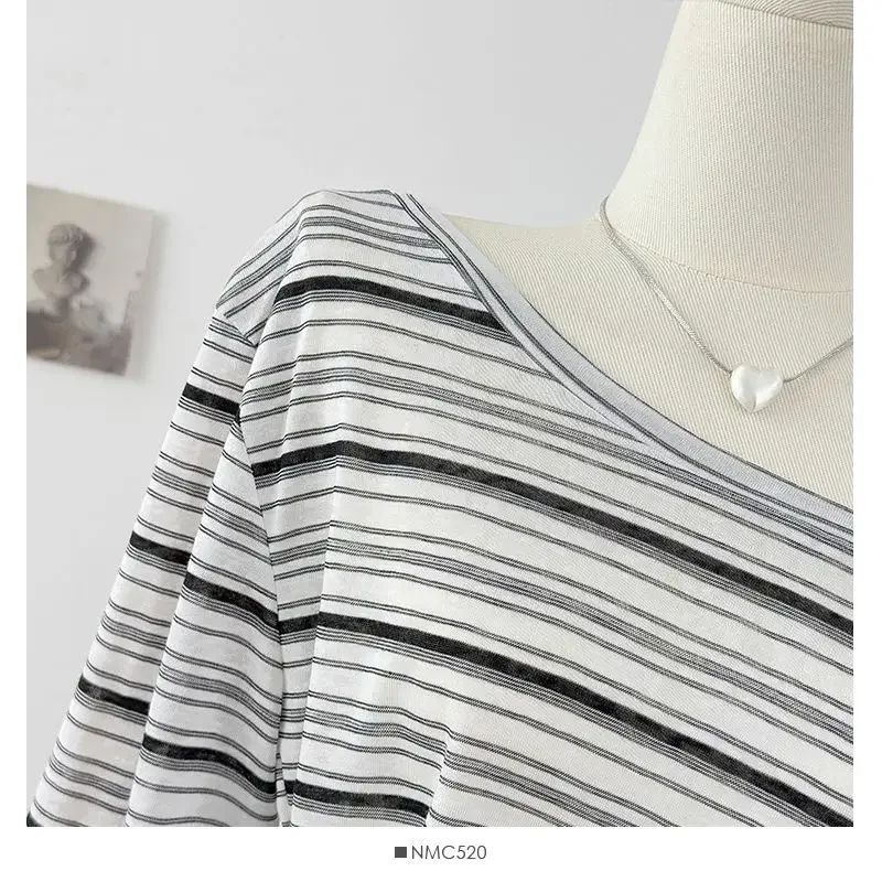T-shirt for Women Autumn 2025 Irregular Waist Top Pullover Korean Contrast Striped Slant Collar Off-shoulder Long-sleeved
T-shirt for Women Autumn 2025 Irregular Waist Top Pullover Korean Contrast Striped Slant Collar Off-shoulder Long-sleeved