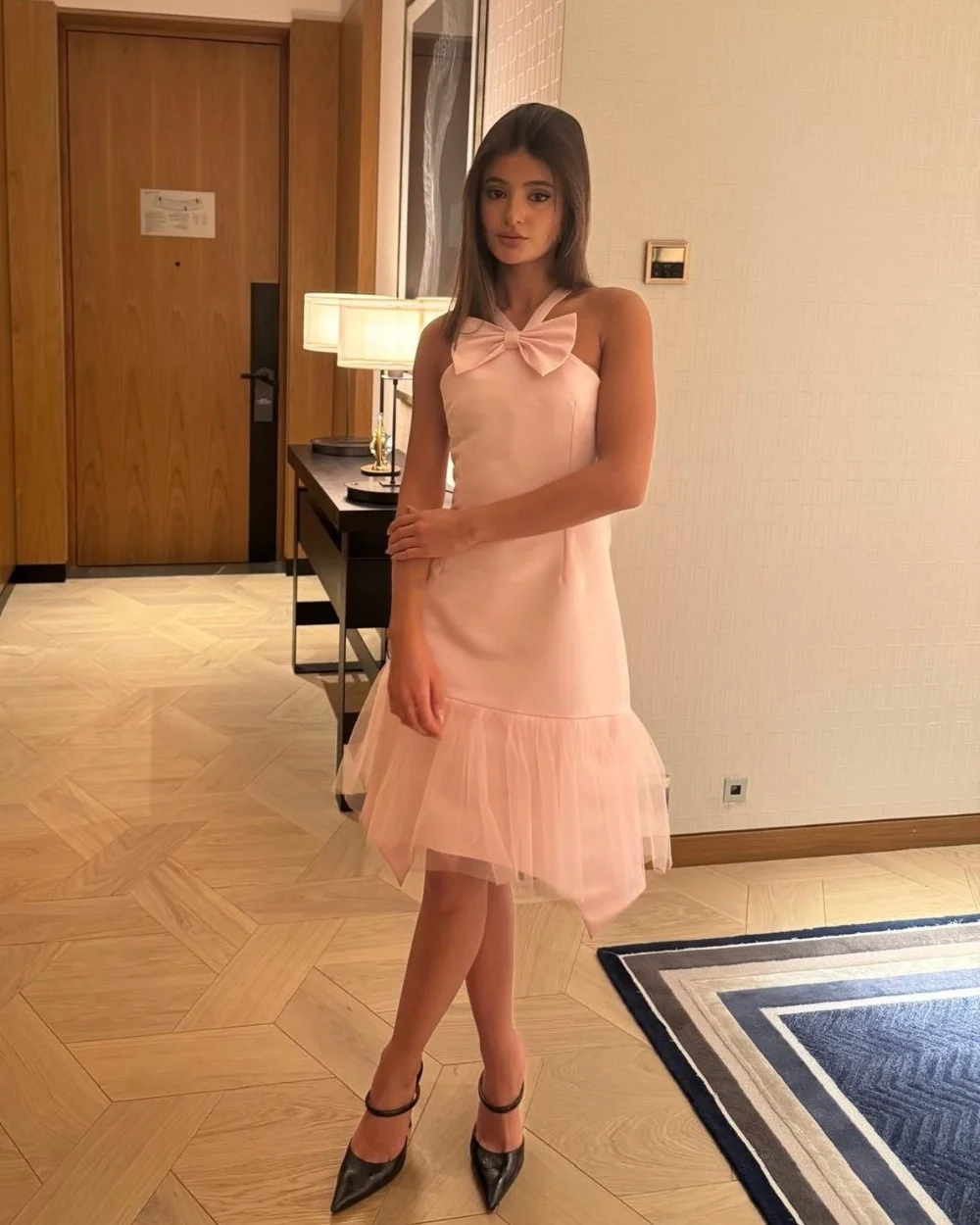 Customized Pink Matching Simple Bow Pleat A-line Halter Knee Length Dresses Evening Dresses Sizes Available High Quality Formal
Customized Pink Matching Simple Bow Pleat A-line Halter Knee Length Dresses Evening Dresses Sizes Available High Quality Formal