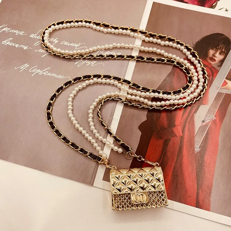 Internet Celebrity Xiaoxiangfeng Mini Small Bag Women's Clothing Accessories Messenger Bag Metal Rhombus Pearl Chain Neck Bag
Internet Celebrity Xiaoxiangfeng Mini Small Bag Women's Clothing Accessories Messenger Bag Metal Rhombus Pearl Chain Neck Bag