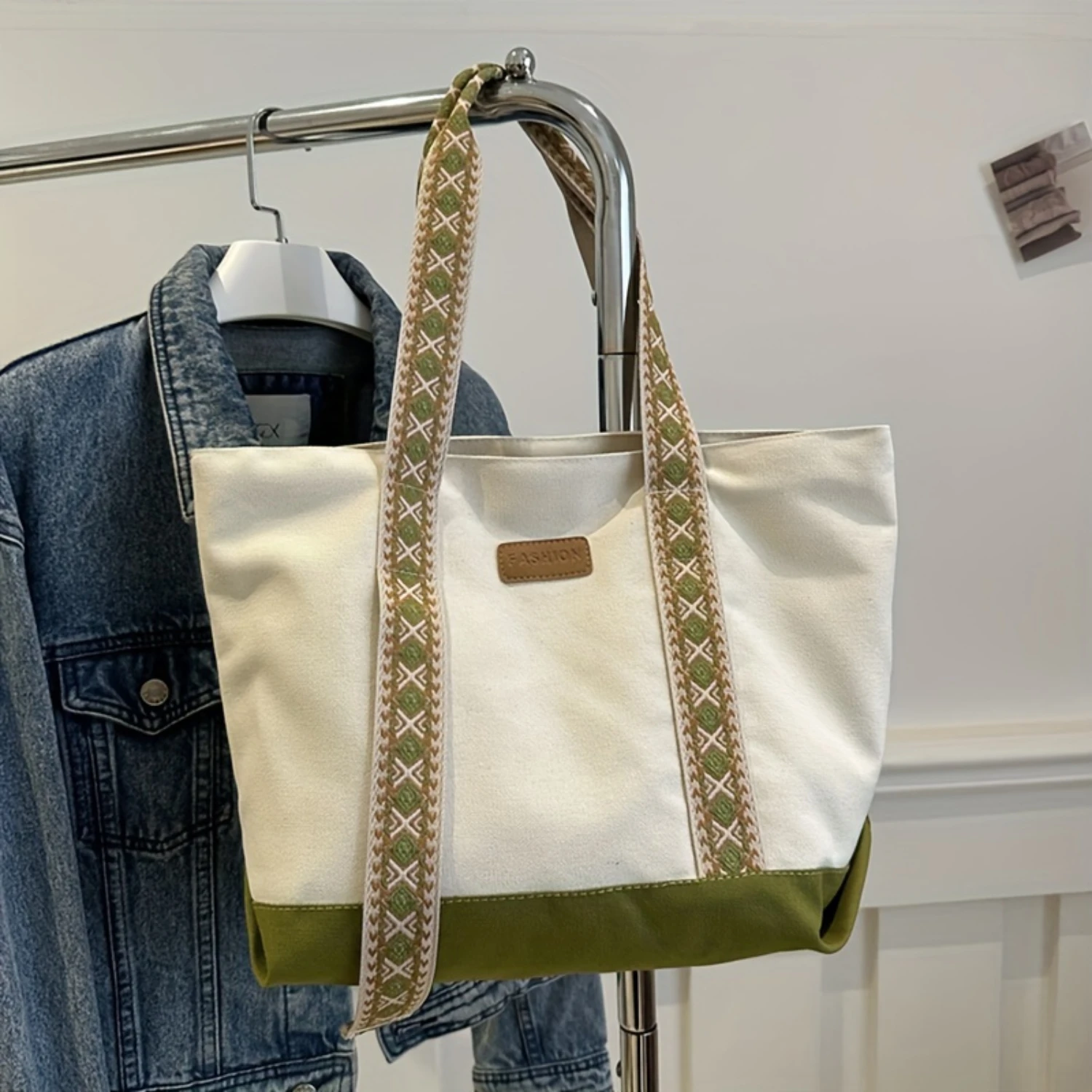Canvas Tote Bag With Ethnic Style, Casual Large Capacity Shoulder Bag, Simple Versatile Commuter Handbag For Women
Canvas Tote Bag With Ethnic Style, Casual Large Capacity Shoulder Bag, Simple Versatile Commuter Handbag For Women