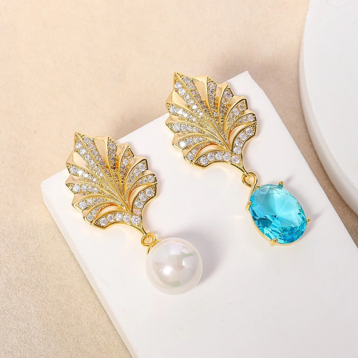 925 Silver Needle Luxury Leaf Gemstone Pearl Asymmetric Drop Earrings, Elegant Party Statement Jewelry Gift for Women
925 Silver Needle Luxury Leaf Gemstone Pearl Asymmetric Drop Earrings, Elegant Party Statement Jewelry Gift for Women