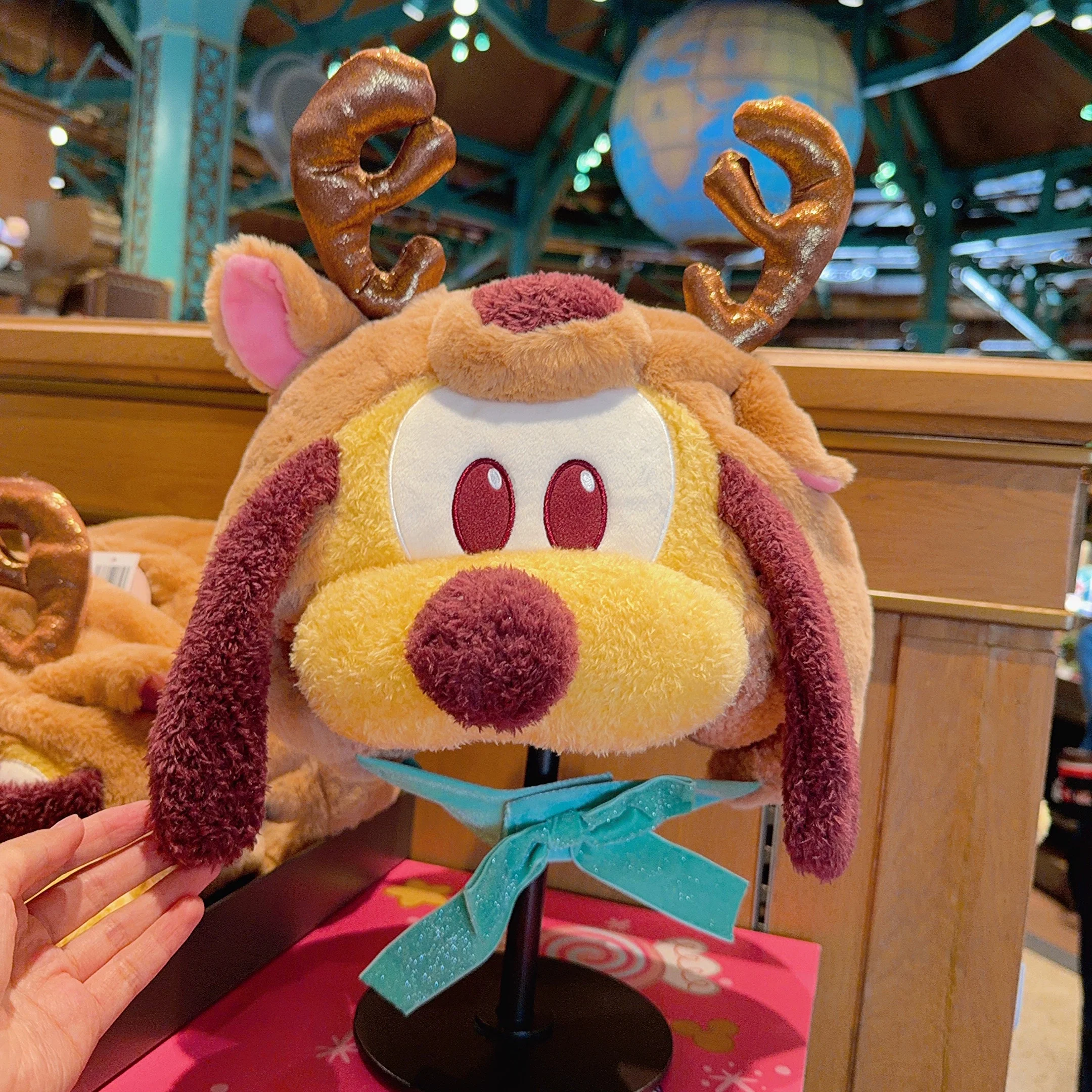 Disney Cartoon Christmas-Themed Pluto Plush Hat and Judy & Nick Knitted Warm Hats - Ideal Christmas Gifts and Souvenirs
Disney Cartoon Christmas-Themed Pluto Plush Hat and Judy & Nick Knitted Warm Hats - Ideal Christmas Gifts and Souvenirs