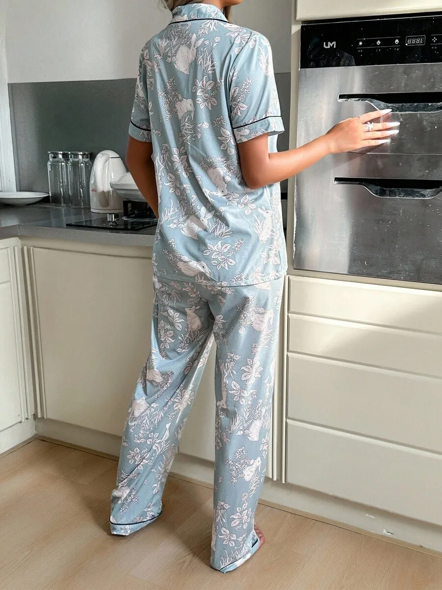Floral And Rabbit Print Short Sleeve Collar Pajama Set Women Silk Sleepwear
Floral And Rabbit Print Short Sleeve Collar Pajama Set Women Silk Sleepwear