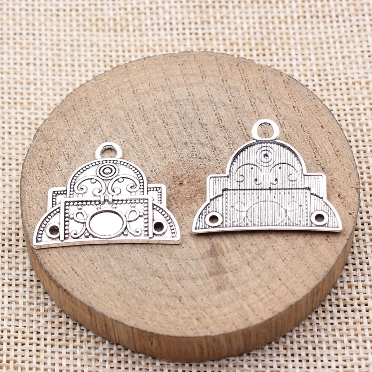20pcs 28x23mm(1.1x0.91inch) 2 Colors Antique Silver Color Gold Color Ethnic Style Connector DIY Jewelry Accessories Supplies
20pcs 28x23mm(1.1x0.91inch) 2 Colors Antique Silver Color Gold Color Ethnic Style Connector DIY Jewelry Accessories Supplies