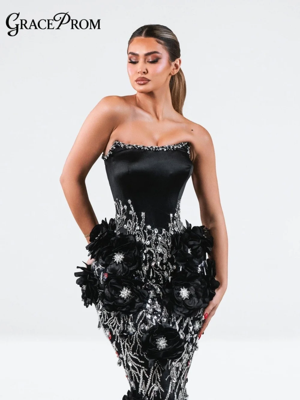 Classic Black Sweetheart Clustered Satin Roses Intricate Silver Bead Party Dress Evening Gown For Wedding Guests فساتين سهرة
Classic Black Sweetheart Clustered Satin Roses Intricate Silver Bead Party Dress Evening Gown For Wedding Guests فساتين سهرة