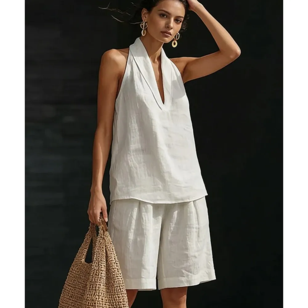 Sexy Halterneck V-neck Women's Sleeveless Top Suit Summer New Style Fashion Casual Loose Shorts Female Beach Vacation 2piece Set
Sexy Halterneck V-neck Women's Sleeveless Top Suit Summer New Style Fashion Casual Loose Shorts Female Beach Vacation 2piece Set