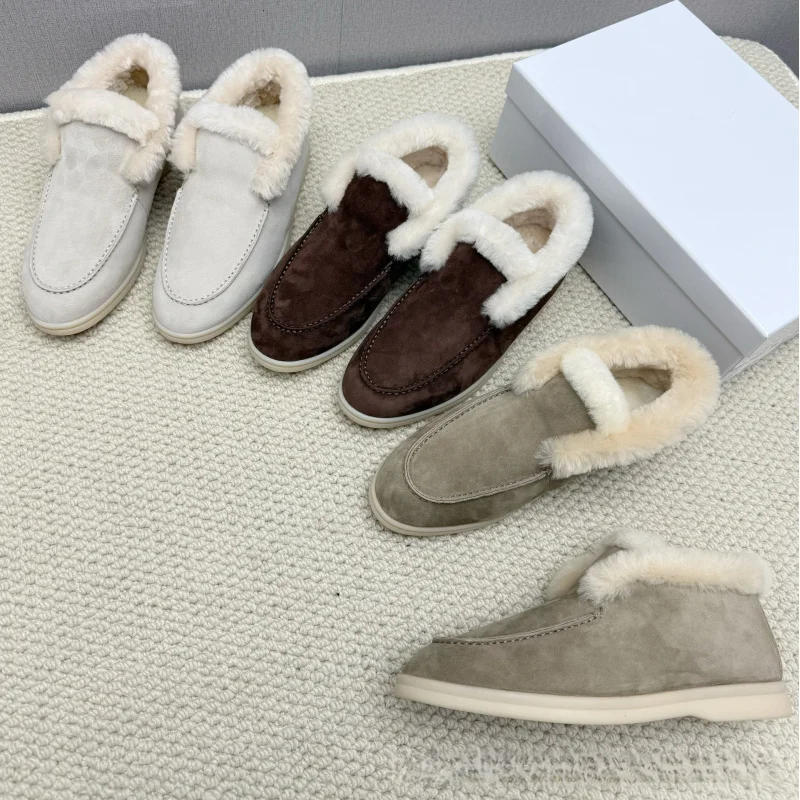 High Quality Women Ankle Fur boots Fashion genuine leather loafers flat Winter boots Comfortable Wool Snow boots
High Quality Women Ankle Fur boots Fashion genuine leather loafers flat Winter boots Comfortable Wool Snow boots