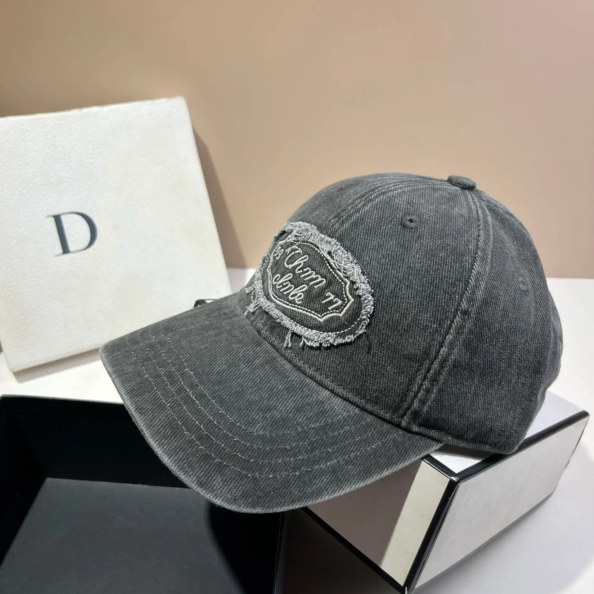 Бейсболка унисекс из мягкого хлопка — легкая дышащая шляпа от солнца с вышивкой, классическая регулируемая застежка для занятий спортом на открытом воздухе
Бейсболка унисекс из мягкого хлопка — легкая дышащая шляпа от солнца с вышивкой, классическая регулируемая застежка для занятий спортом на открытом воздухе